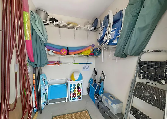 Coastal Retreat - For 6