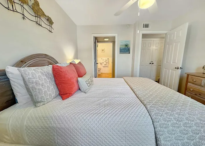 Apartment Coastal Retreat - For 6 Gulf Shores