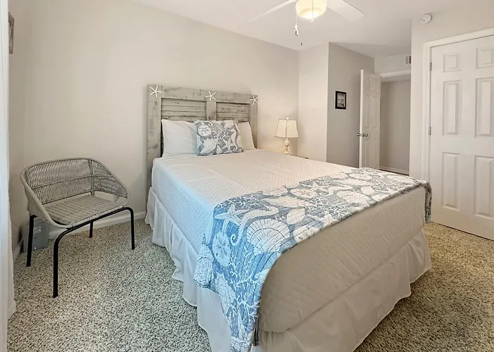 Coastal Retreat - For 6 Apartment